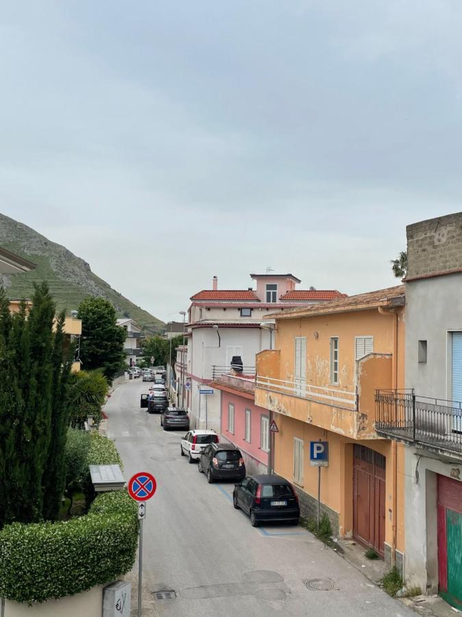 Ferienwohnung Casa San Francesco Mondragone Exterior foto